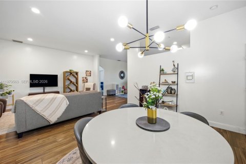 House in Homestead, Florida 4 bedrooms, 192.59 sq.m. № 2049705 - photo 9