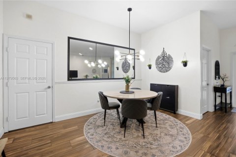 House in Homestead, Florida 4 bedrooms, 192.59 sq.m. № 2049705 - photo 8