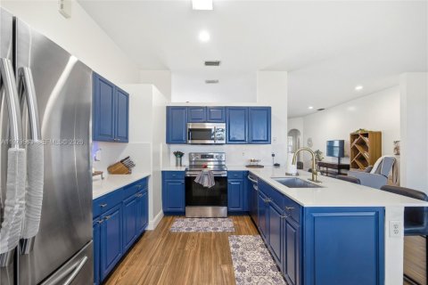 House in Homestead, Florida 4 bedrooms, 192.59 sq.m. № 2049705 - photo 15