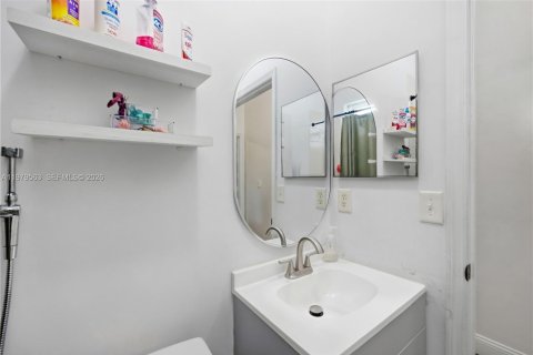 House in Homestead, Florida 4 bedrooms, 192.59 sq.m. № 2049705 - photo 29