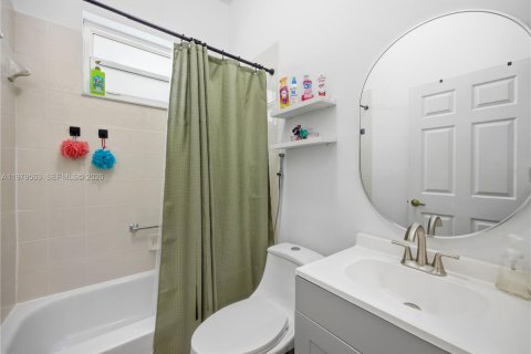 House in Homestead, Florida 4 bedrooms, 192.59 sq.m. № 2049705 - photo 28