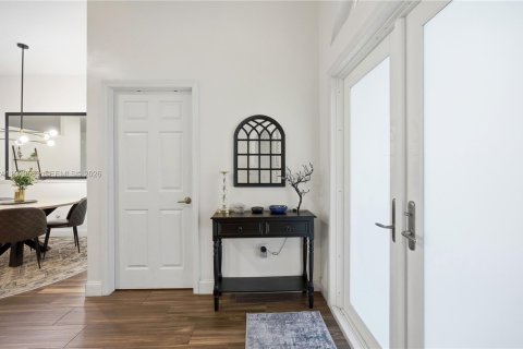 House in Homestead, Florida 4 bedrooms, 192.59 sq.m. № 2049705 - photo 5