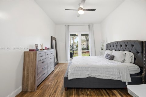 House in Homestead, Florida 4 bedrooms, 192.59 sq.m. № 2049705 - photo 18