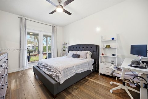 House in Homestead, Florida 4 bedrooms, 192.59 sq.m. № 2049705 - photo 17