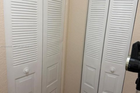 Copropriété à louer à Hallandale Beach, Floride: 1 chambre, 71.53 m2 № 2001089 - photo 13