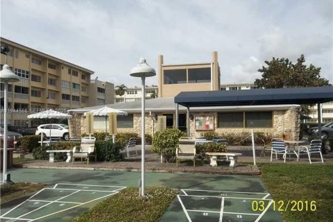 Copropriété à louer à Hallandale Beach, Floride: 1 chambre, 71.53 m2 № 2001089 - photo 16