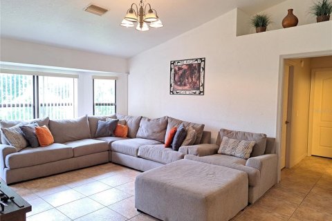 Villa ou maison à louer à Punta Gorda, Floride: 3 chambres, 191.19 m2 № 1831903 - photo 14