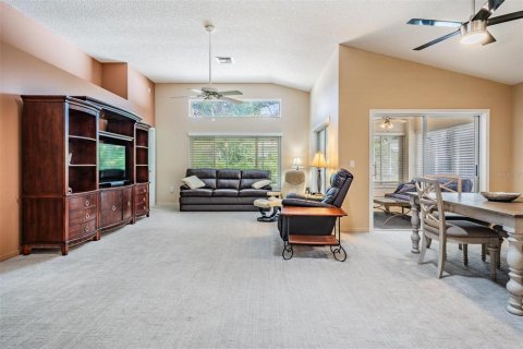 House in New Port Richey, Florida 3 bedrooms, 152.92 sq.m. № 1883967 - photo 6