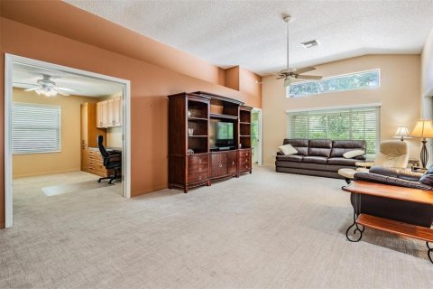 House in New Port Richey, Florida 3 bedrooms, 152.92 sq.m. № 1883967 - photo 5