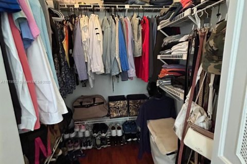 Купить кондоминиум в Санни-Айлс-Бич, Флорида 1 спальня, 71.26м2, № 1959762 - фото 15