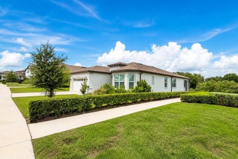 House in Lake Alfred, Florida 3 bedrooms, 210.42 sq.m. № 2345051 - photo 2