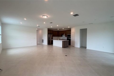 House in Lake Alfred, Florida 3 bedrooms, 210.42 sq.m. № 2345051 - photo 13