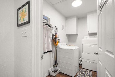 Propiedad comercial en venta en Saint Petersburg, Florida, 221.11 m2 № 1910510 - foto 22