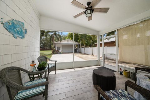 Propiedad comercial en venta en Saint Petersburg, Florida, 221.11 m2 № 1910510 - foto 25