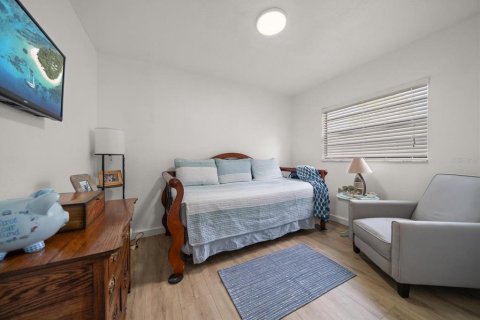 Propiedad comercial en venta en Saint Petersburg, Florida, 221.11 m2 № 1910510 - foto 18