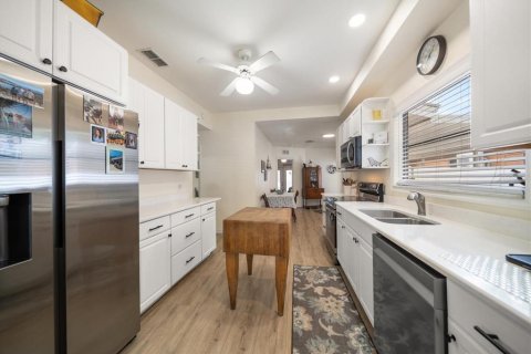 Propiedad comercial en venta en Saint Petersburg, Florida, 221.11 m2 № 1910510 - foto 10