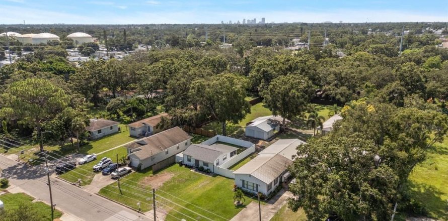 Propiedad comercial en Saint Petersburg, Florida 221.11 m2 № 1910510