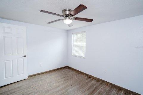 House in Seffner, Florida 3 bedrooms, 129.6 sq.m. № 2100435 - photo 25