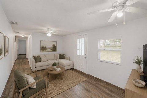 House in Seffner, Florida 3 bedrooms, 129.6 sq.m. № 2100435 - photo 27