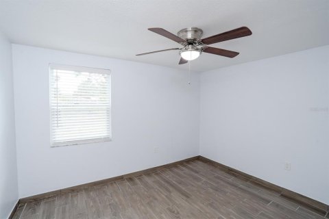 House in Seffner, Florida 3 bedrooms, 129.6 sq.m. № 2100435 - photo 23
