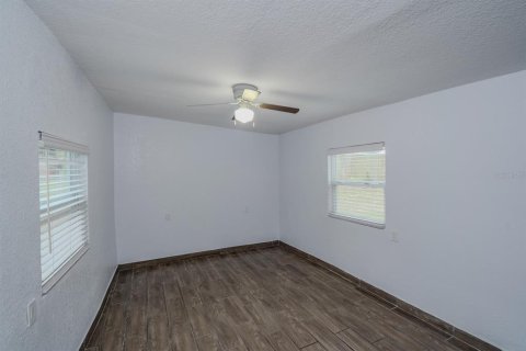 House in Seffner, Florida 3 bedrooms, 129.6 sq.m. № 2100435 - photo 29