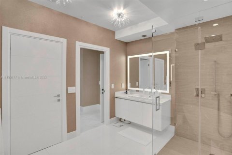 Condo in Sunny Isles Beach, Florida, 3 bedrooms  № 1830729 - photo 24