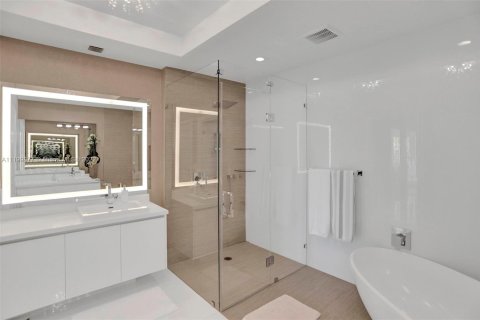 Condo in Sunny Isles Beach, Florida, 3 bedrooms  № 1830729 - photo 27