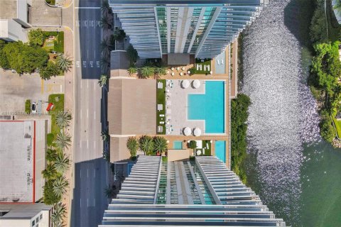 Condo in Sunny Isles Beach, Florida, 3 bedrooms  № 1830729 - photo 2