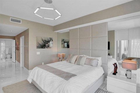Condo in Sunny Isles Beach, Florida, 3 bedrooms  № 1830729 - photo 22