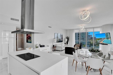 Condo in Sunny Isles Beach, Florida, 3 bedrooms  № 1830729 - photo 11