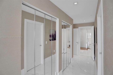 Condo in Sunny Isles Beach, Florida, 3 bedrooms  № 1830729 - photo 23