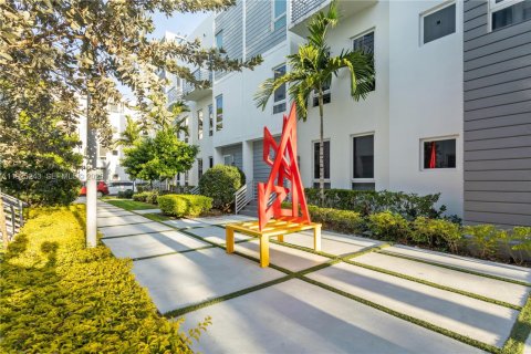 Townhouse in Doral, Florida 4 bedrooms № 2039083 - photo 3
