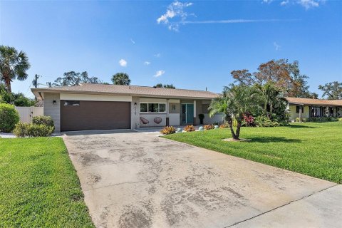 House in Saint Petersburg, Florida 3 bedrooms, 169.64 sq.m. № 1873205 - photo 22