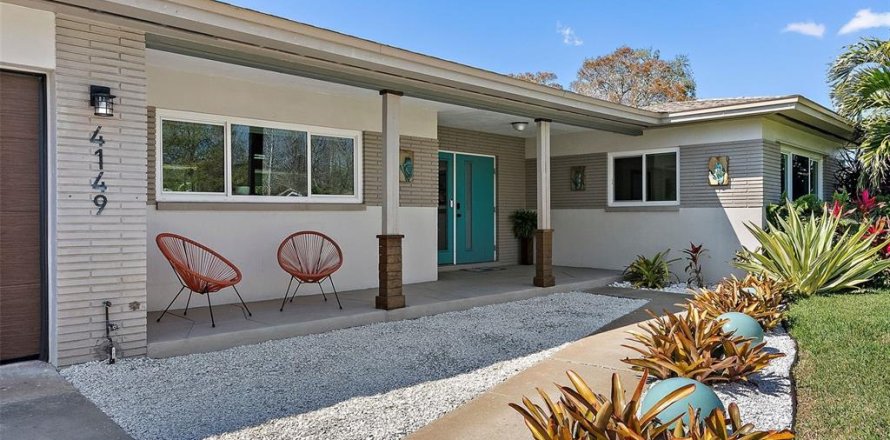 House in Saint Petersburg, Florida 3 bedrooms, 169.64 sq.m. № 1873205