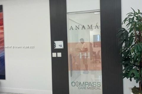 Propiedad comercial en venta en Aventura, Florida № 1703096 - foto 1