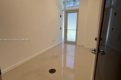 Propiedad comercial en venta en Aventura, Florida № 1703096 - foto 16