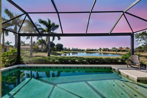 House in Bradenton, Florida 5 bedrooms, 361.3 sq.m. № 2152119 - photo 5