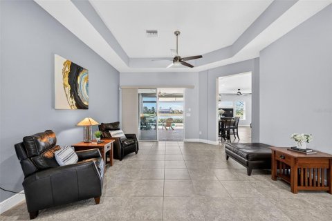 House in Bradenton, Florida 5 bedrooms, 361.3 sq.m. № 2152119 - photo 6