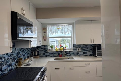 Condo in Boynton Beach, Florida, 2 bedrooms  № 2382514 - photo 13