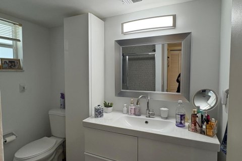 Condo in Boynton Beach, Florida, 2 bedrooms  № 2382514 - photo 17