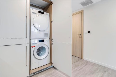 Copropriété à louer à Miami, Floride: 1 chambre, 61.78 m2 № 1966320 - photo 8