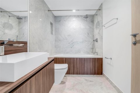 Copropriété à louer à Miami, Floride: 1 chambre, 61.78 m2 № 1966320 - photo 7