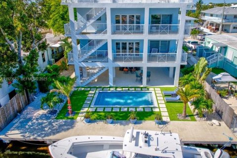 Villa ou maison à vendre à Key Largo, Floride: 5 chambres, 295.8 m2 № 1982081 - photo 1