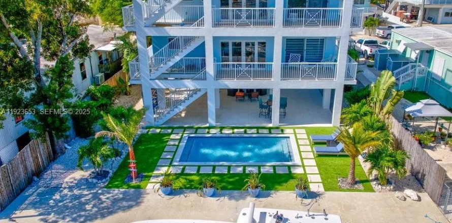 Villa ou maison à Key Largo, Floride 5 chambres, 295.8 m2 № 1982081