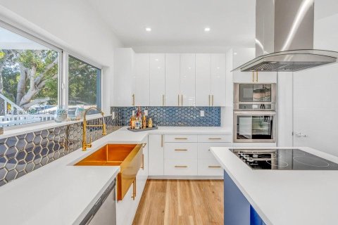 Villa ou maison à vendre à Key Largo, Floride: 5 chambres, 295.8 m2 № 1982081 - photo 11