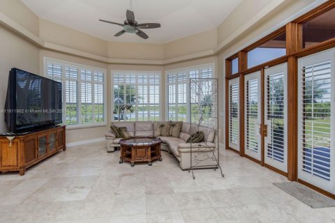 House in Punta Gorda, Florida 7 bedrooms, 834.36 sq.m. № 1758478 - photo 14