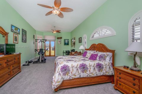 House in Punta Gorda, Florida 7 bedrooms, 834.36 sq.m. № 1758478 - photo 19