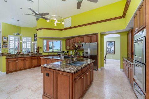 House in Punta Gorda, Florida 7 bedrooms, 834.36 sq.m. № 1758478 - photo 9