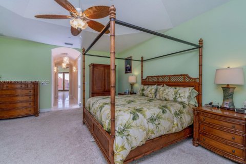 House in Punta Gorda, Florida 7 bedrooms, 834.36 sq.m. № 1758478 - photo 30