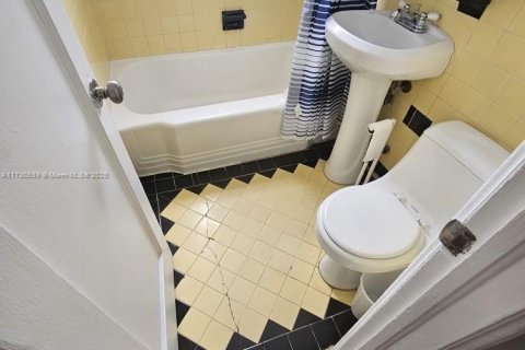 Copropriété à vendre à Miami Beach, Floride: 40.88 m2 № 1985308 - photo 4